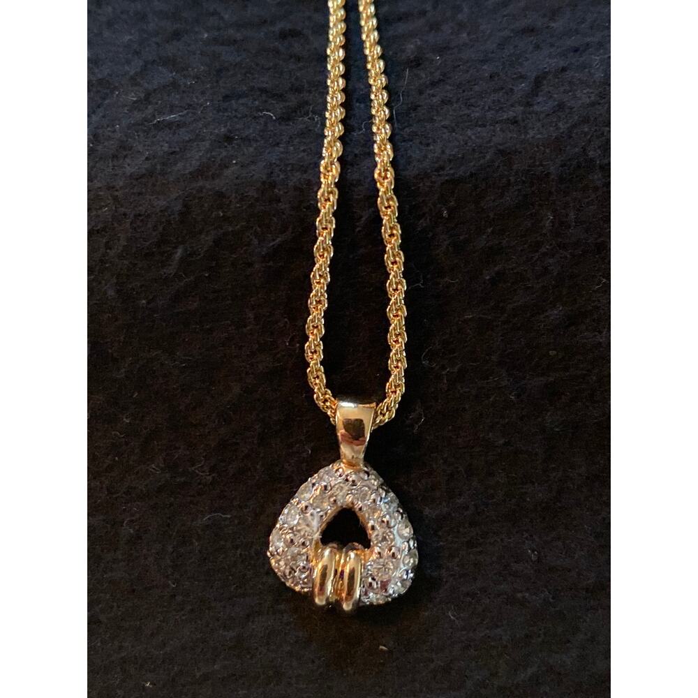 Brand New Vintage Valentino V Gold Chain Necklace Made in Italy Authentic